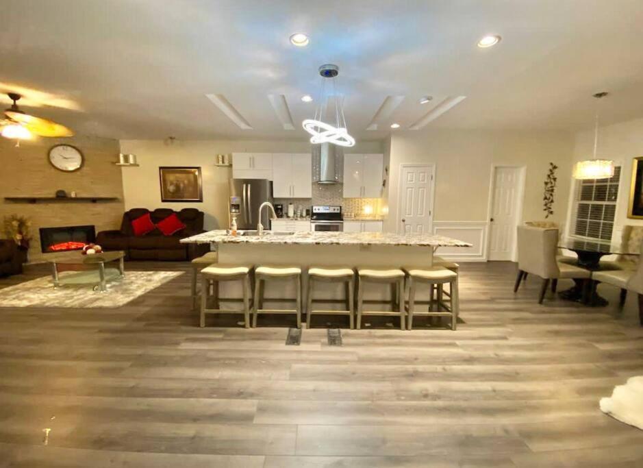 Вилла New Modern House?A Mins To Hwy I-85, 316 Лоренсвилл Экстерьер фото